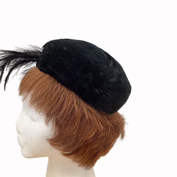 Vintage 1950s Black Feather Cocktail Pillbox Hat With Feather Detail - Picture 5 of 7